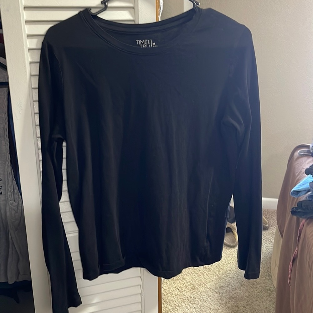 Casual black tshirt. Very comfy. Time and Tru long sleeve in a size medium.